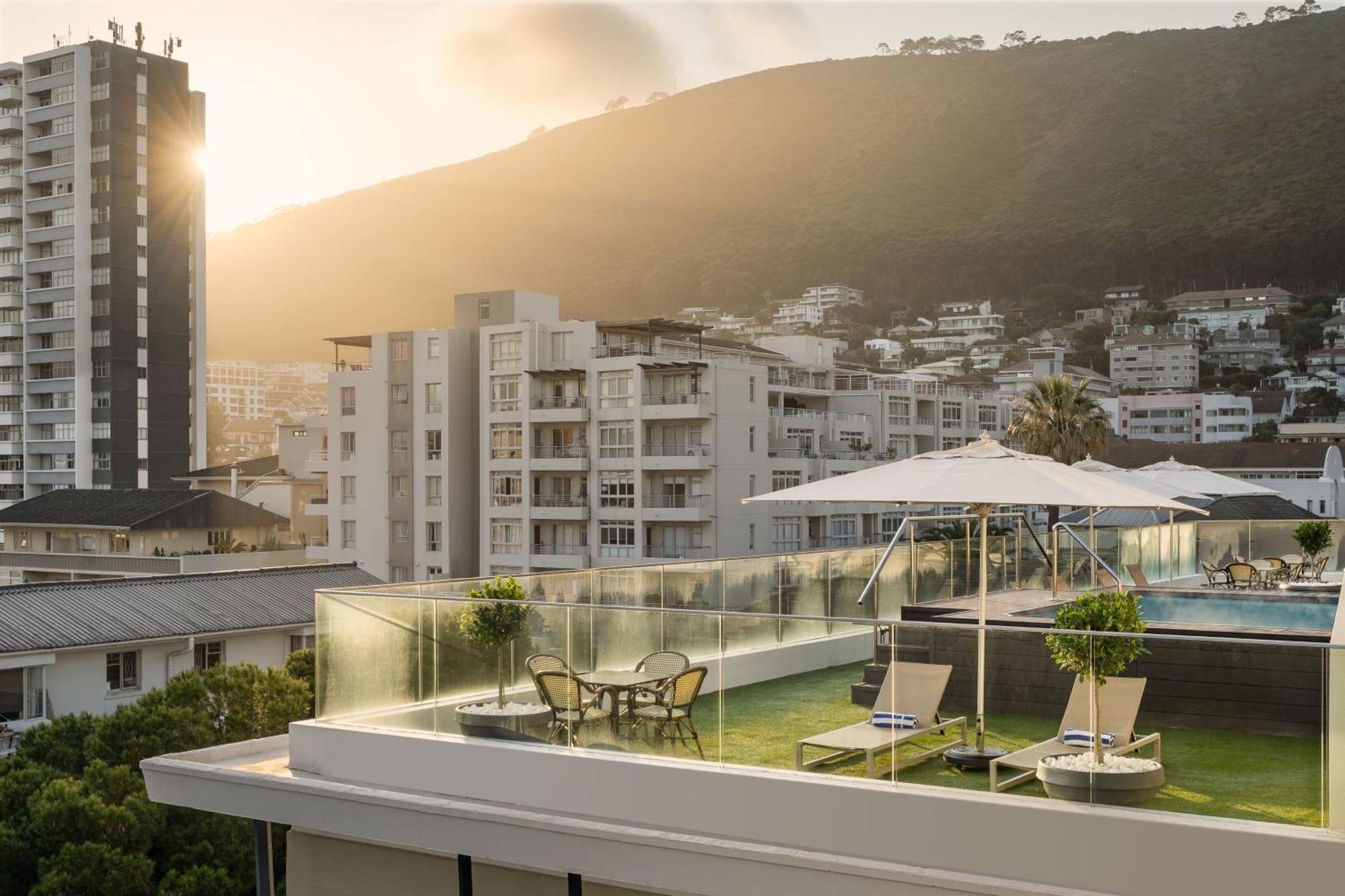 Protea Hotel By Marriott Cape Town Sea Point Extérieur photo