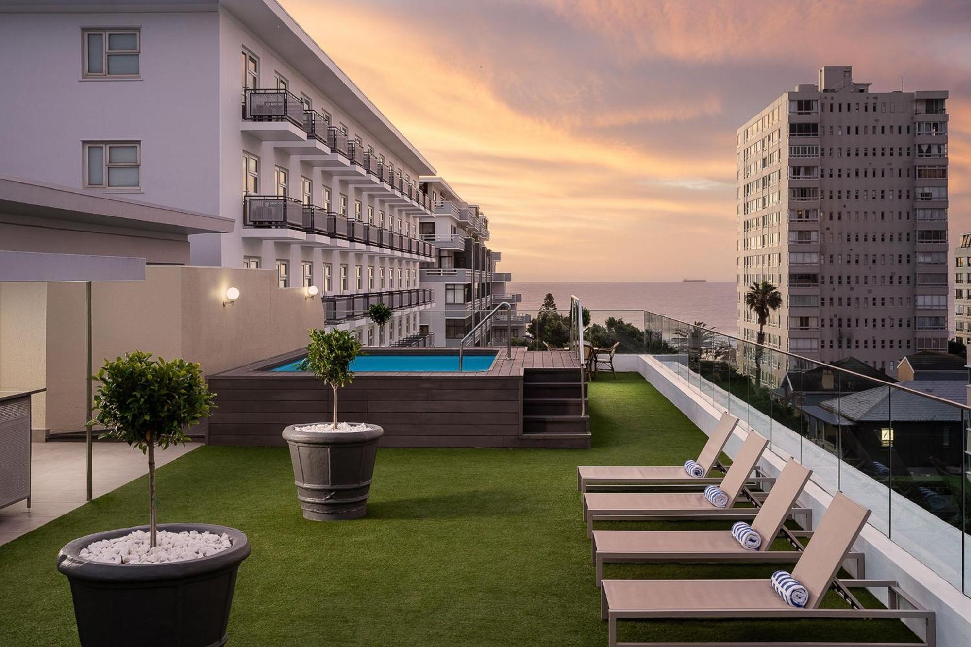 Protea Hotel By Marriott Cape Town Sea Point Extérieur photo