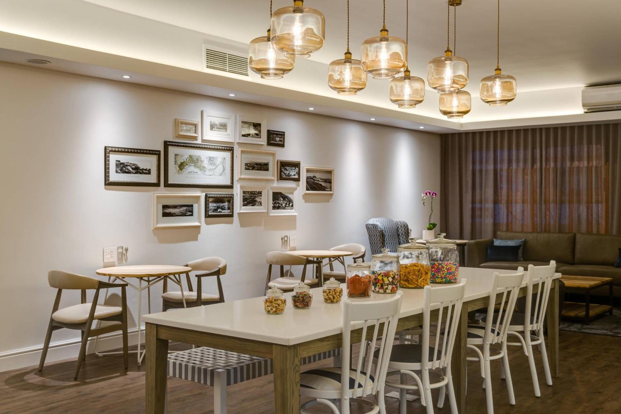 Protea Hotel By Marriott Cape Town Sea Point Extérieur photo