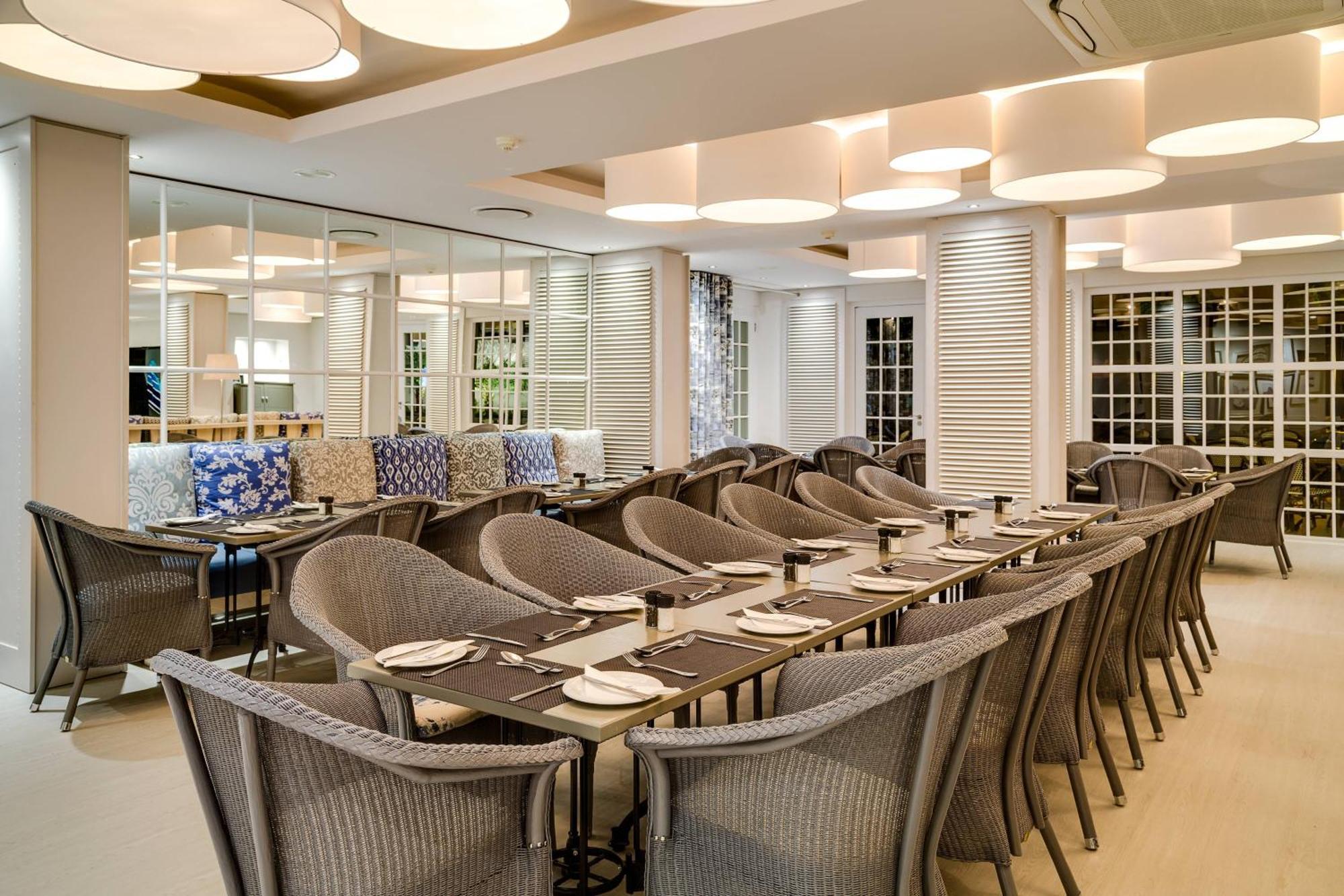 Protea Hotel By Marriott Cape Town Sea Point Extérieur photo