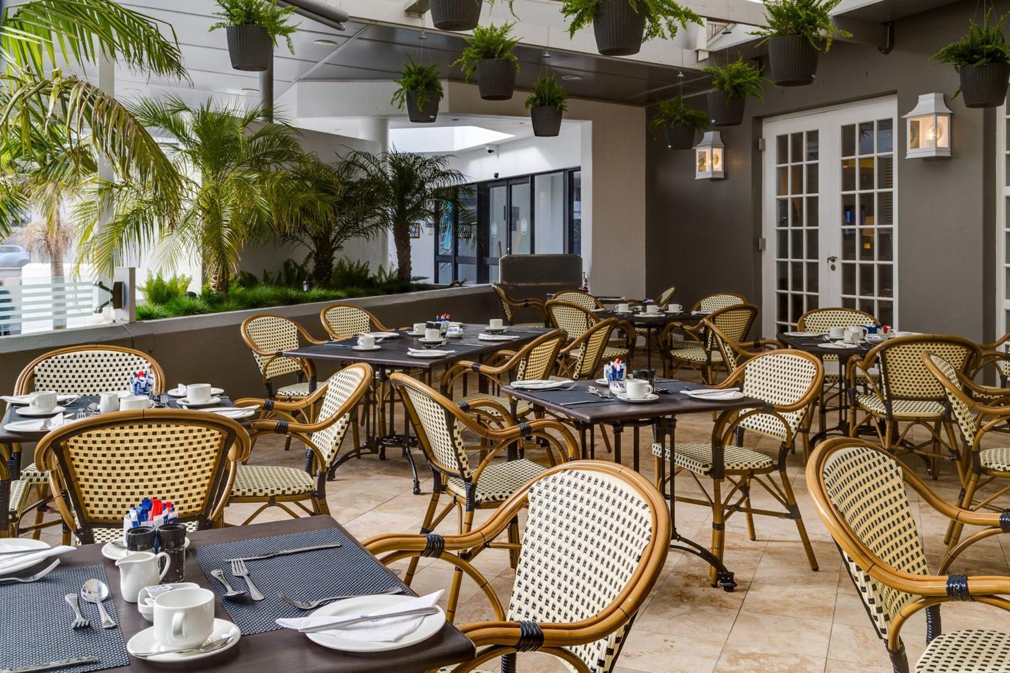 Protea Hotel By Marriott Cape Town Sea Point Extérieur photo